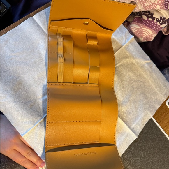 Glass Ladder & Co Travel Cable Organizer - Picture 2 of 2